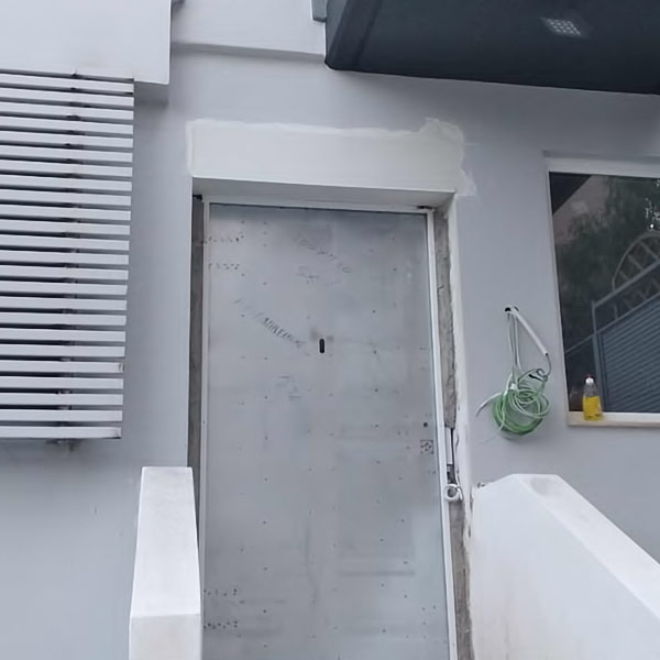 Επένδυση πόρτας ασφαλείας με τσιμεντοσανίδα aquapanel της Knauf